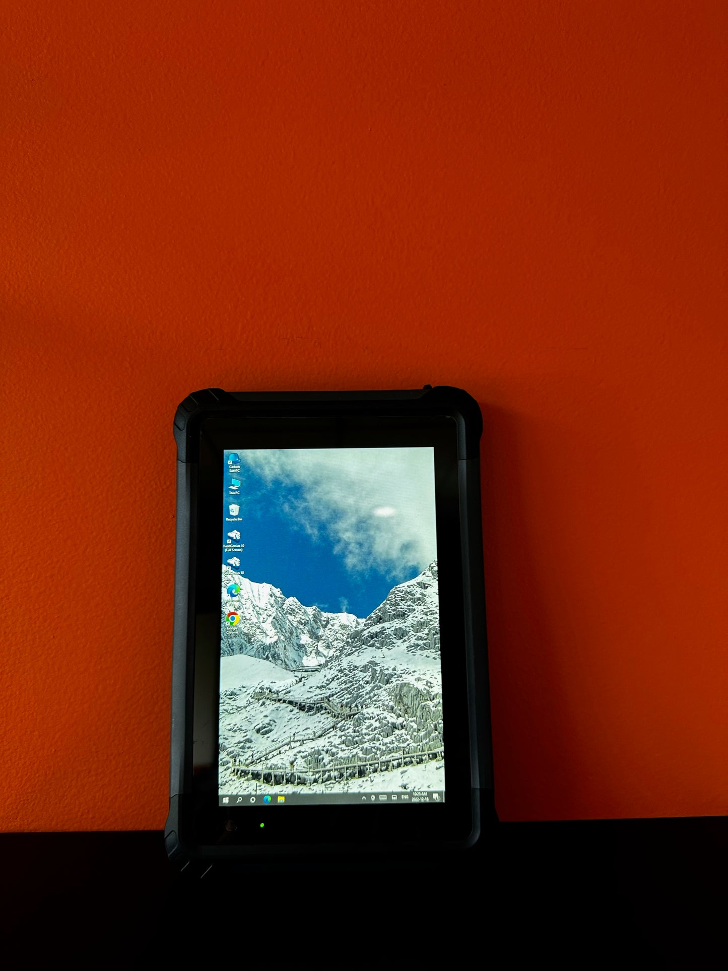 Pre-Owned Hemisphere S631 Base and Rover with Tablet