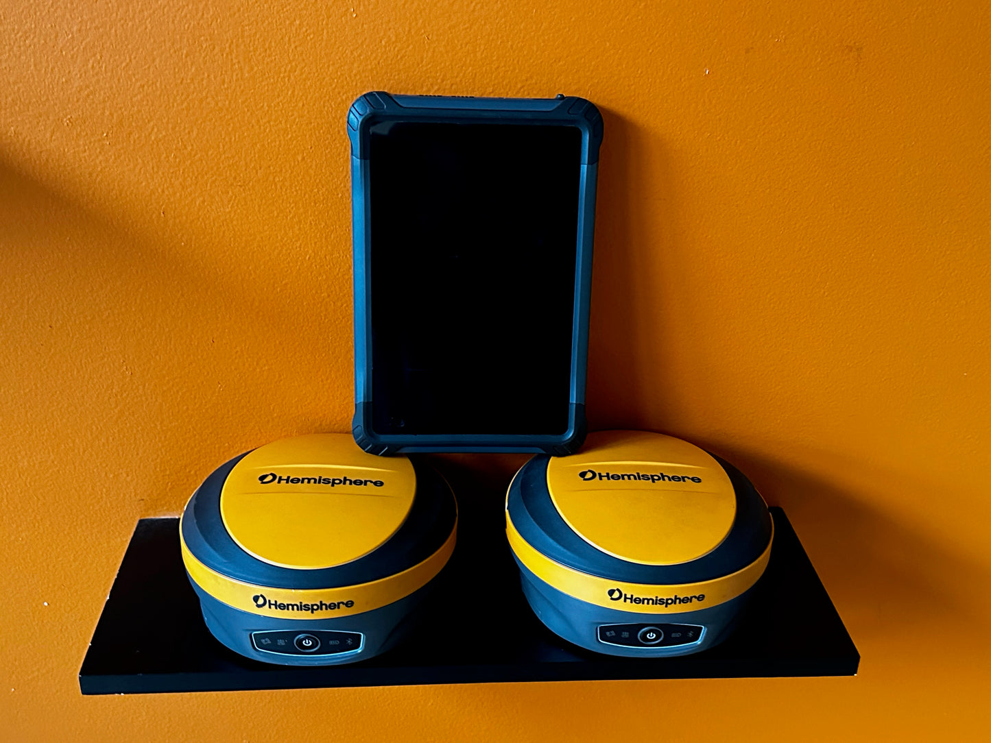 Pre-Owned Hemisphere S631 Base and Rover with Tablet