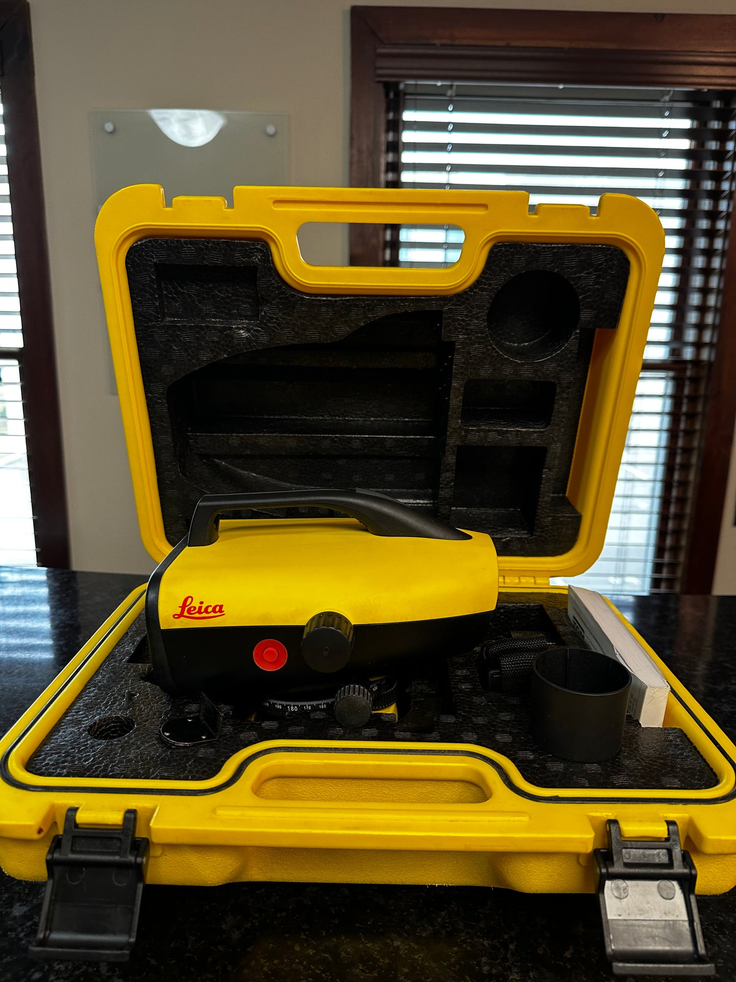 Pre-Owned Leica Sprinter 150, Electronic Level