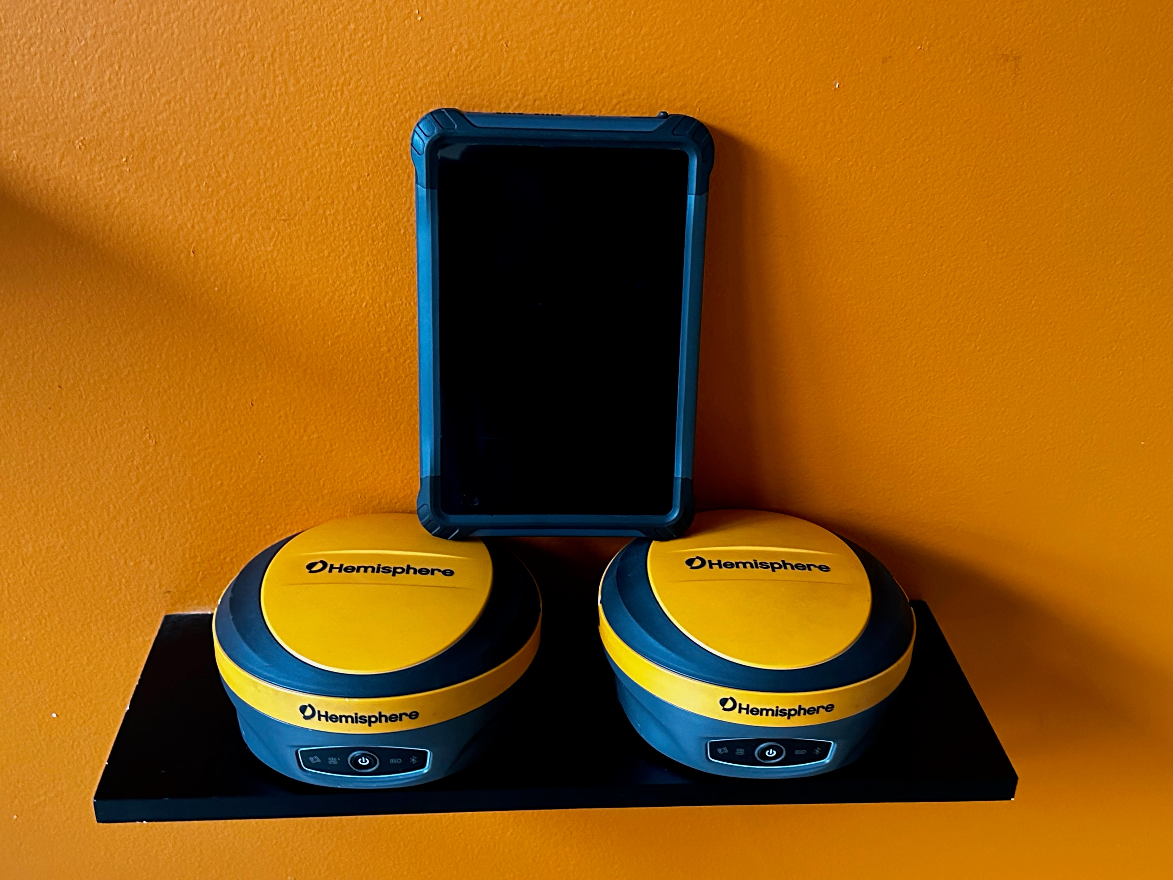 Pre-Owned Hemisphere S631 Base and Rover with Tablet – HorizonMeasurements